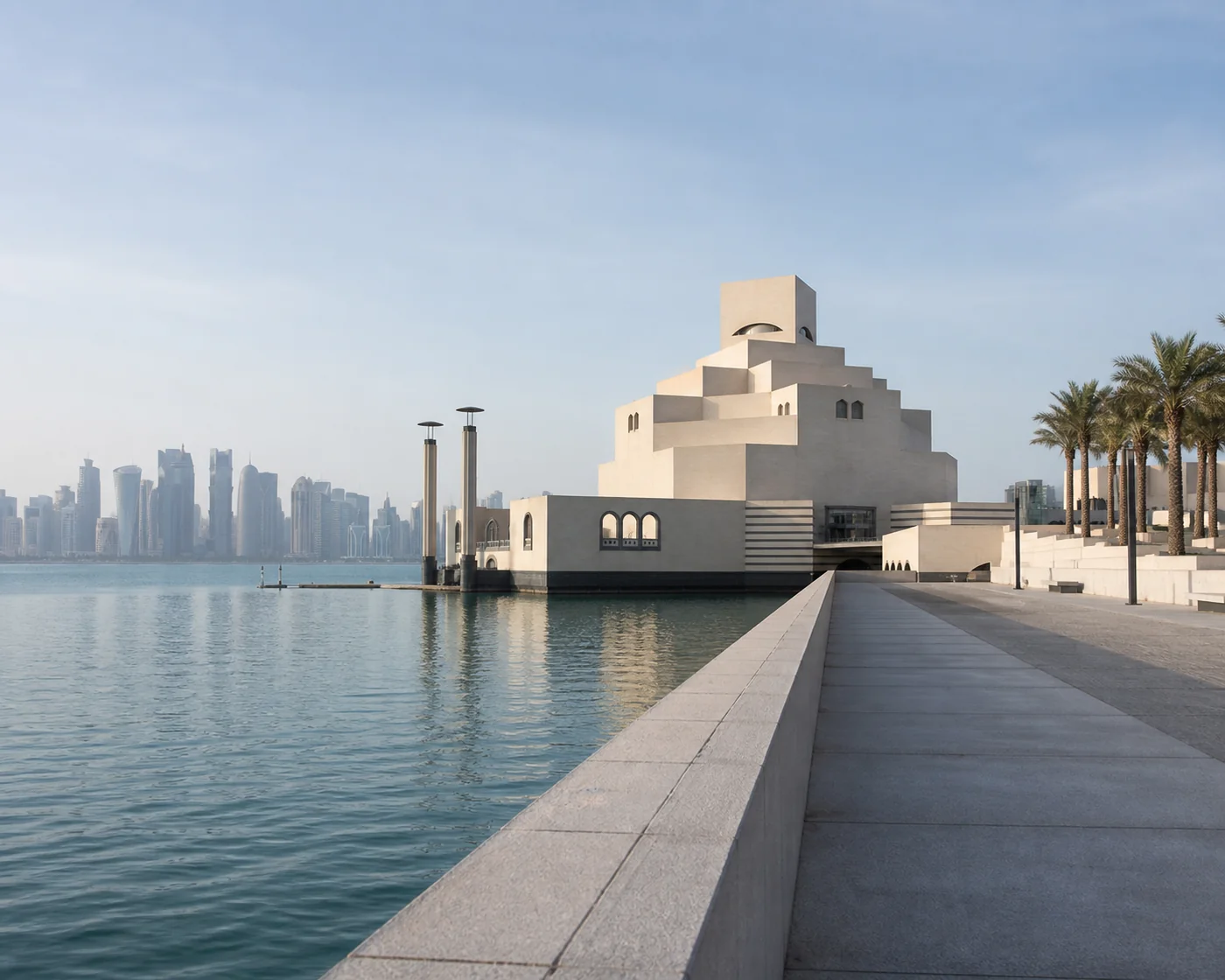 واجهة الدوحة المائية وأفق المدينة | Doha waterfront and skyline